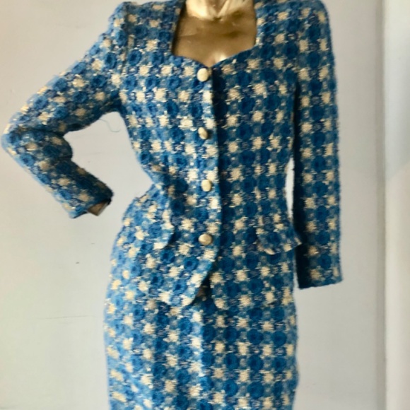 vintage 1980s blue and gold wool suit Master the art of effortless chic - Picture 5 of 12
